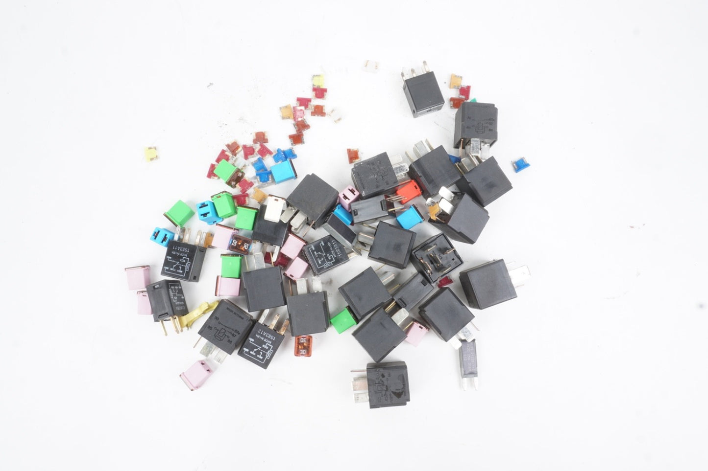 2014 - 2017 Maserati Ghibli Fuse Relays Fuses OEM