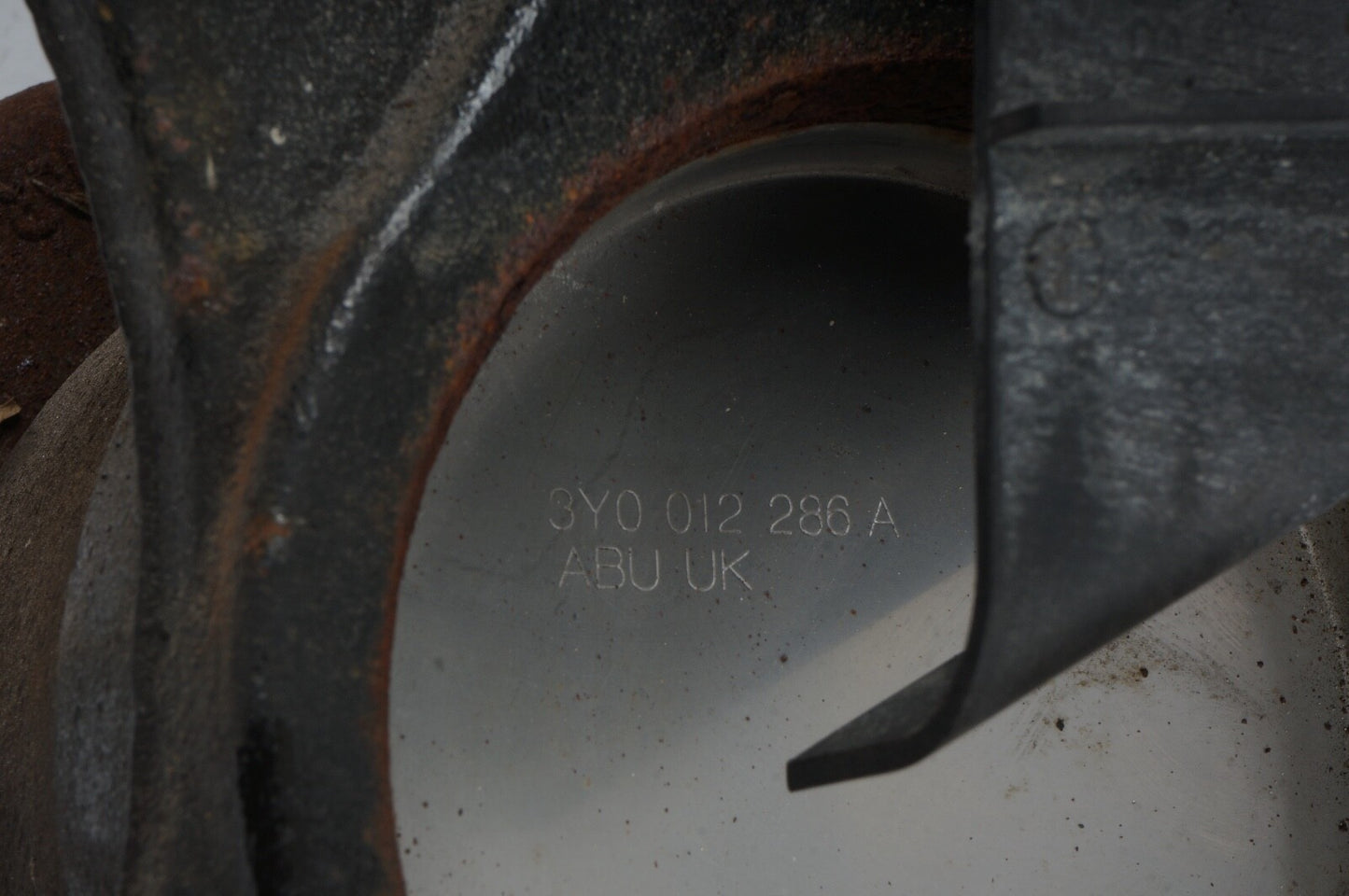 2010 - 2020 Bentley Mulsanne Front RIGHT Driver Spindle Knuckle Hub