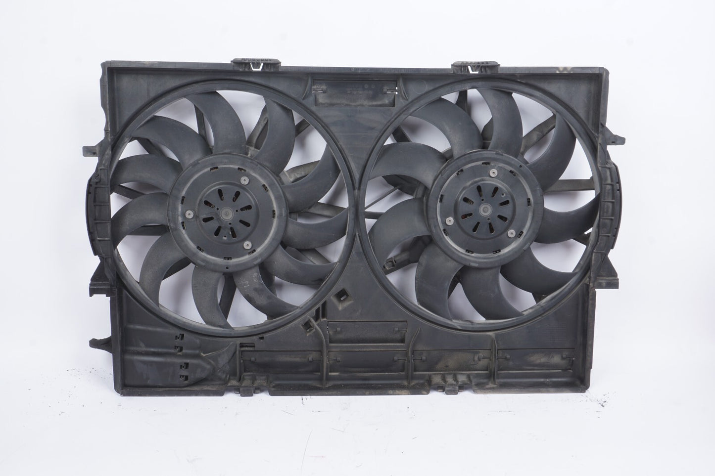 2011 - 2018 Audi A8L A8 3.0l Radiator Cooling Fan & Shrud OEM