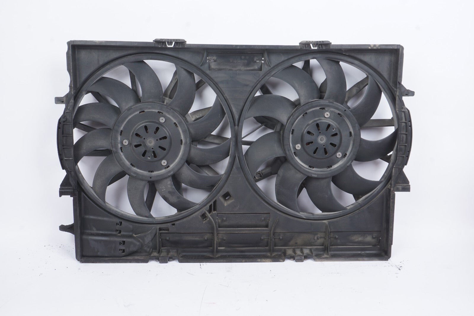 2011 - 2018 Audi A8L A8 3.0l Radiator Cooling Fan & Shrud OEM