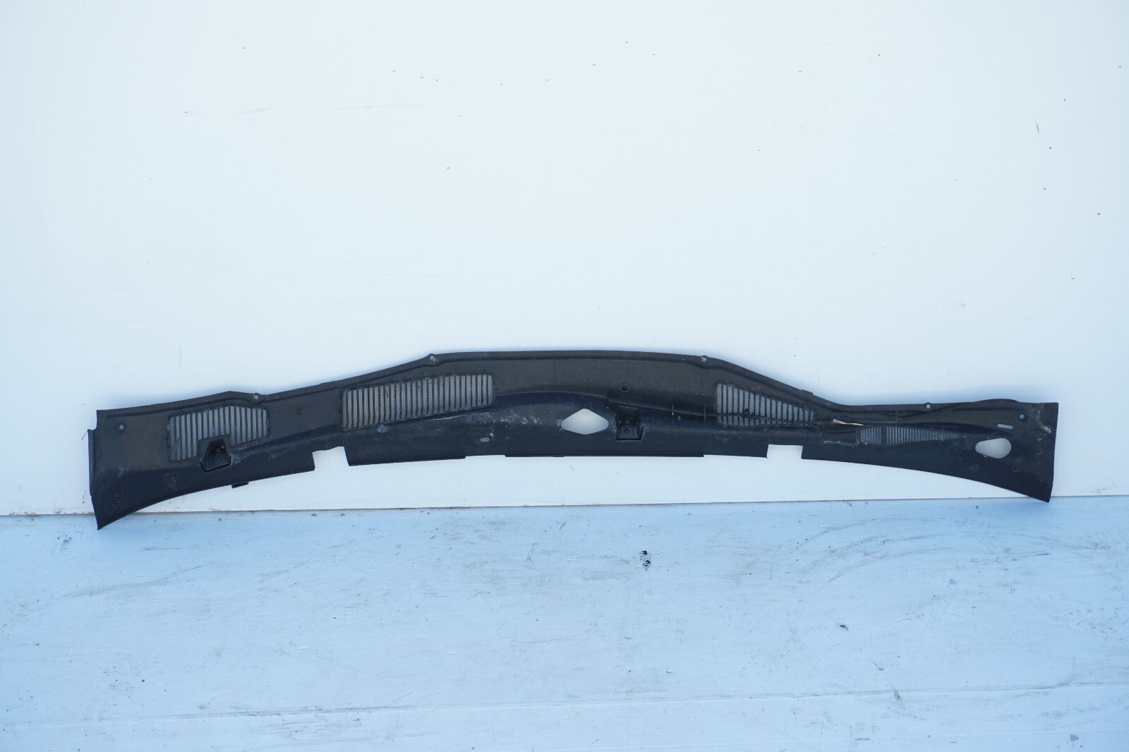 1987-1993 Cadillac Allante FRONT COWL VENT PANEL TRIM OEM