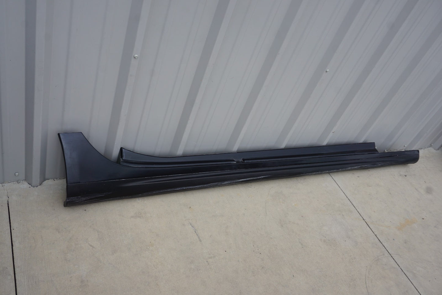 2014 - 2022 Maserati Ghibli Right Passenger Side Rocker Panel Skirt Molding OEM