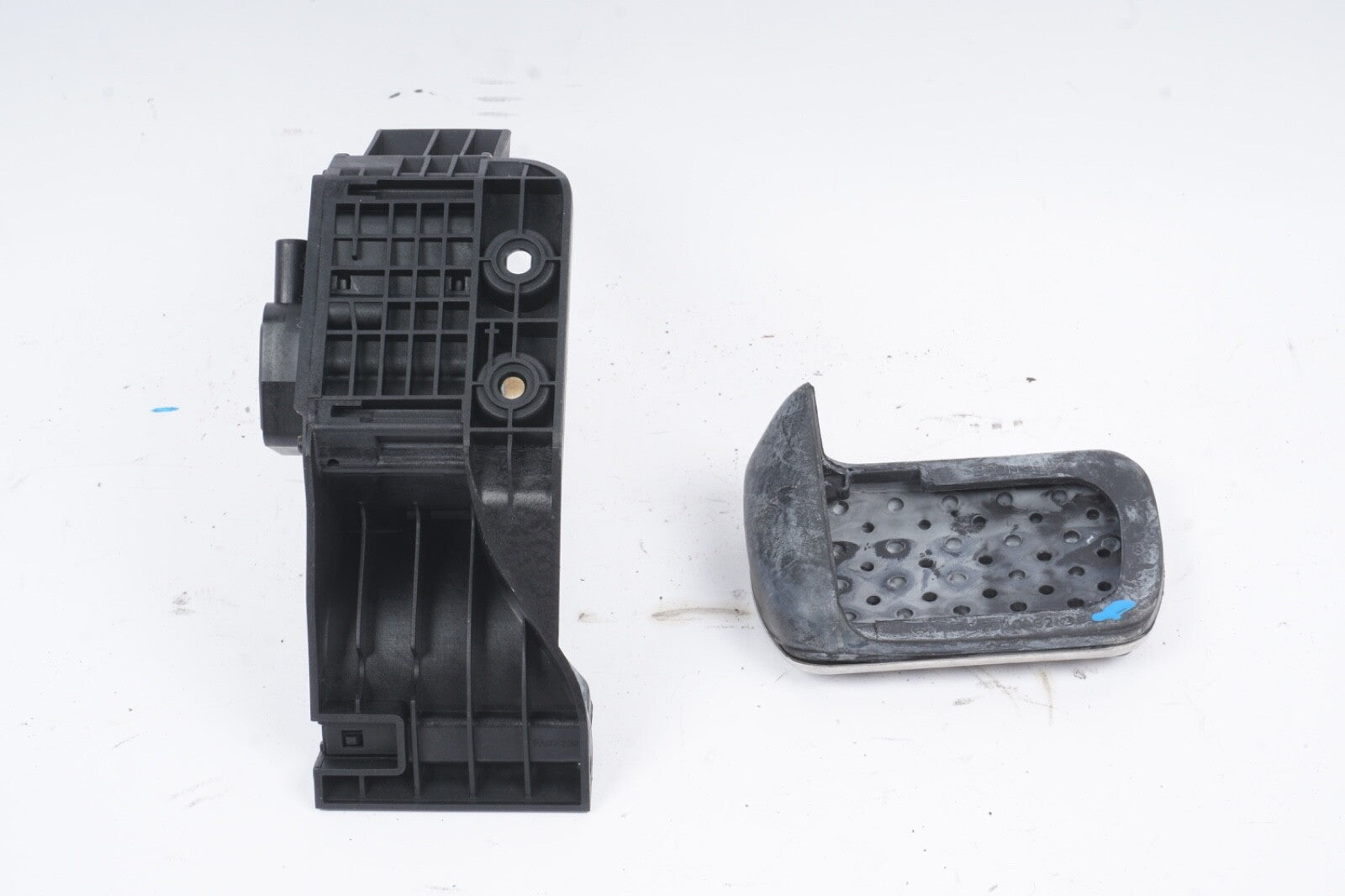 08-17 Mercedes W204 C250 C350 E350 Gas Parking Brake Pedal Accelerator Set