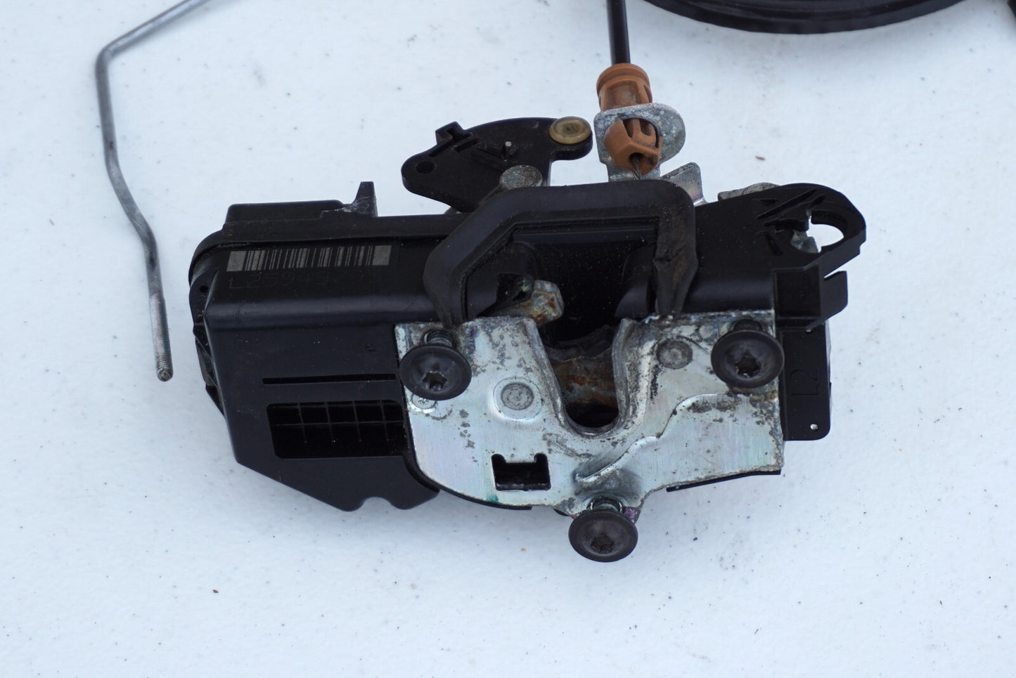 07 08 Chevy Avalanche Tahoe Suburban Gmc Yukon Sierra REAR LEFT DOOR LOCK OEM