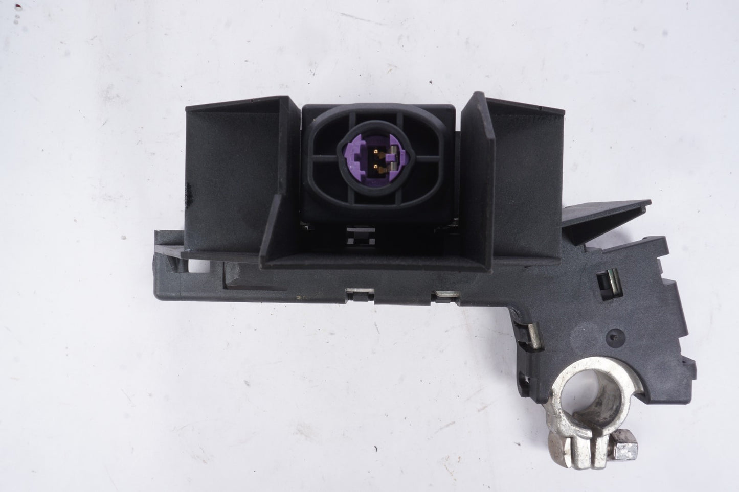 2011 - 2018 AUDI A8 QUATTRO BATTERY TERMINAL POSITIVE CLAMP TN8J0915459 OEM