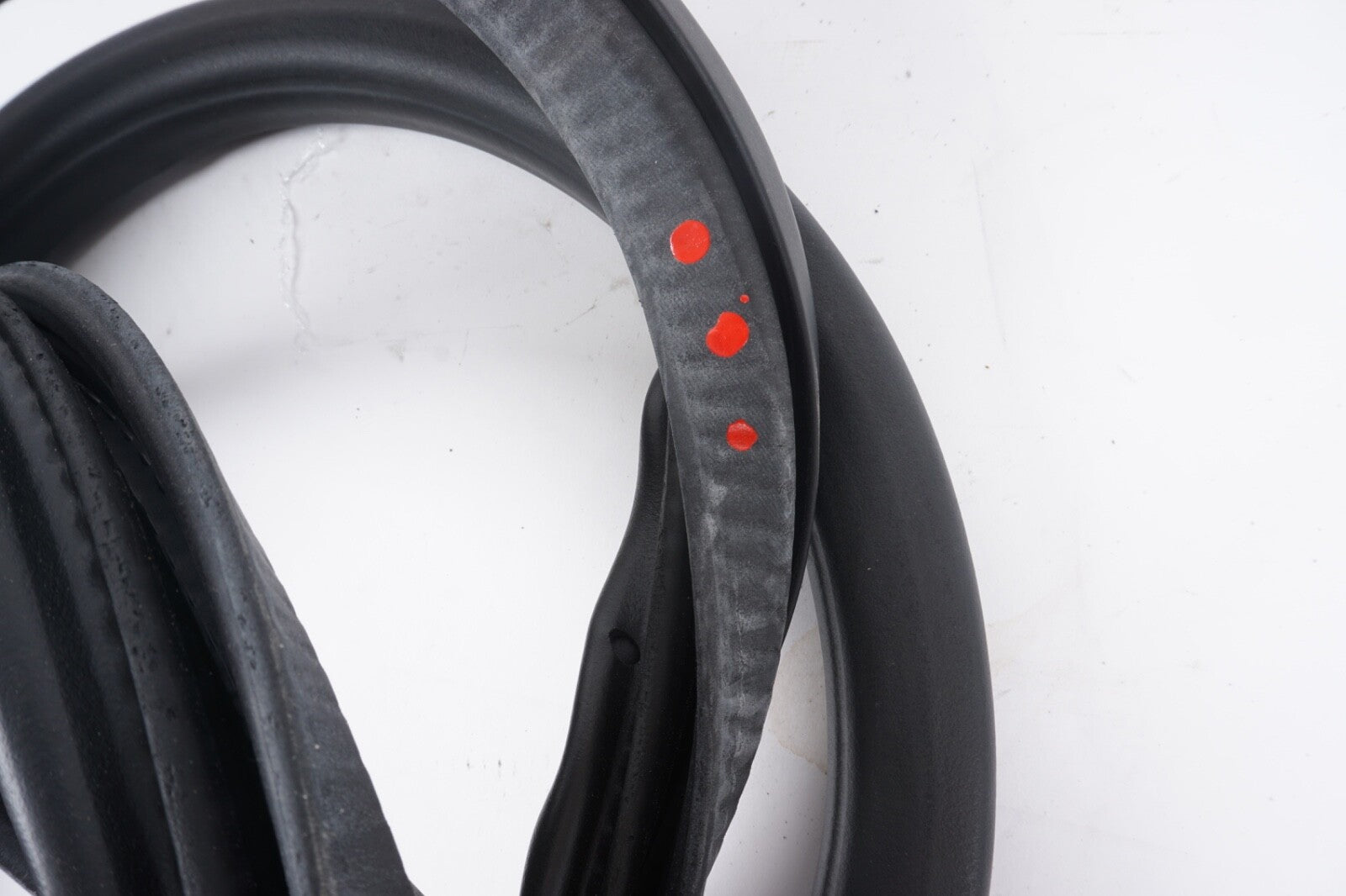2011 - 2018 PORSCHE CAYENNE REAR LEFT DRIVER DOOR WEATHERSTRIP SEAL OEM