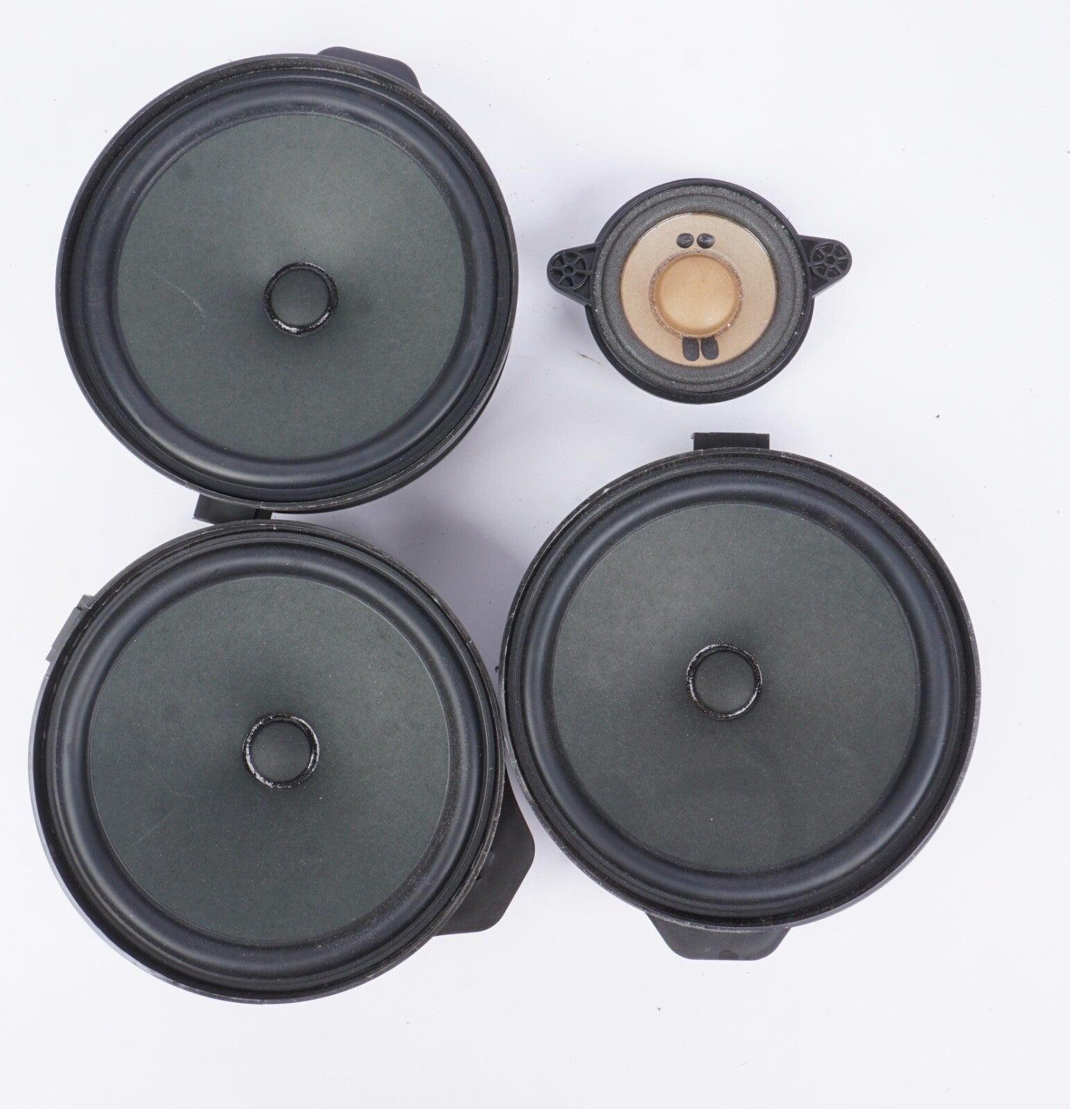 2015 - 2020 MERCEDES GLA250 FRONT OR REAR DOOR  SPEAKER SET