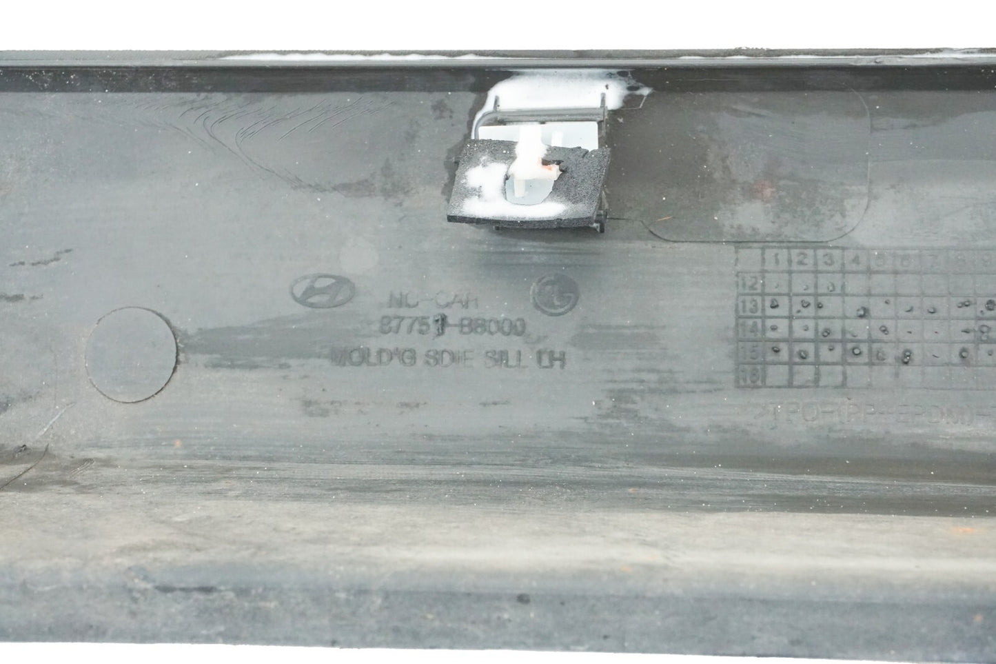 2013-2018 HYUNDAI SANTA FE LEFT DRIVER SIDE ROCKER PANEL SKIRT MOLDING OEM