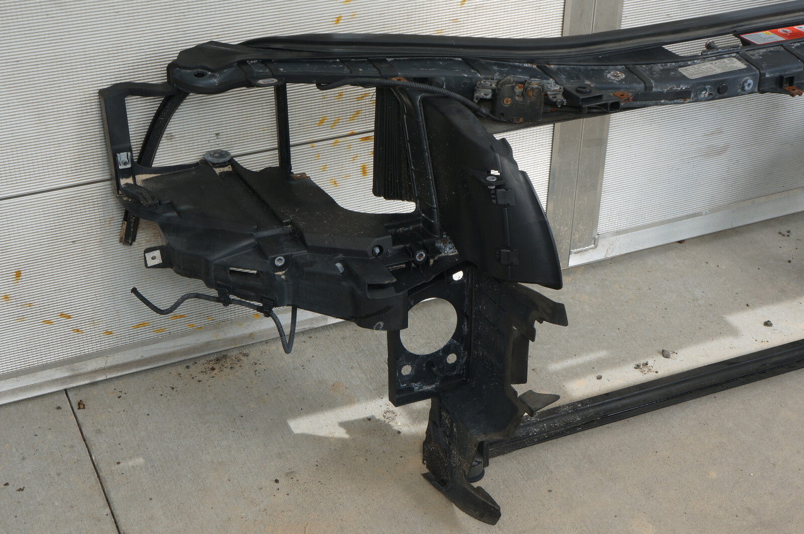 2006-2010 AUDI A8 A8L RADIATOR SUPPORT 8E0010560A OEM