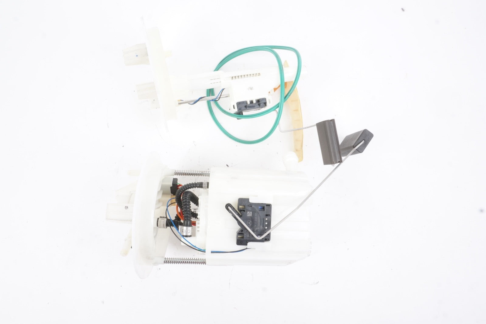 2013 - 2016 Mercedes GL550 X166 Fuel Pump Sender Level Sensor Unit OEM