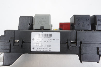 07-09 Mercedes W221 S600 S550  CL550 Rear Trunk Fuse Box Module 2215403250 OEM