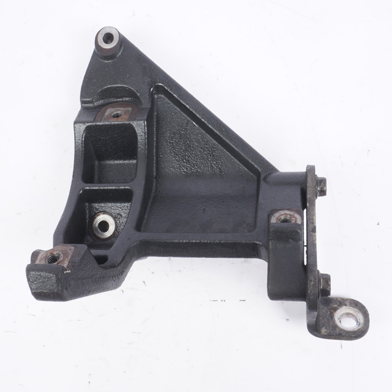 2016 - 2019 NISSAN TITAN XD OEM 5.0L DIESEL A/C FRONT BRACKET 11910EZ40A