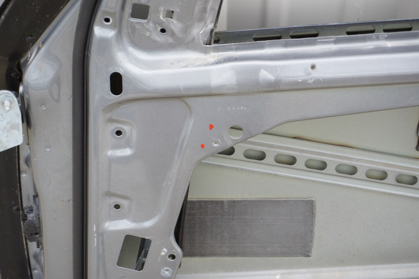 06-11 Mercedes W164 ML63 ML350 ML500 FRONT RIGHT PASSENGER SIDE DOOR SHELL OEM