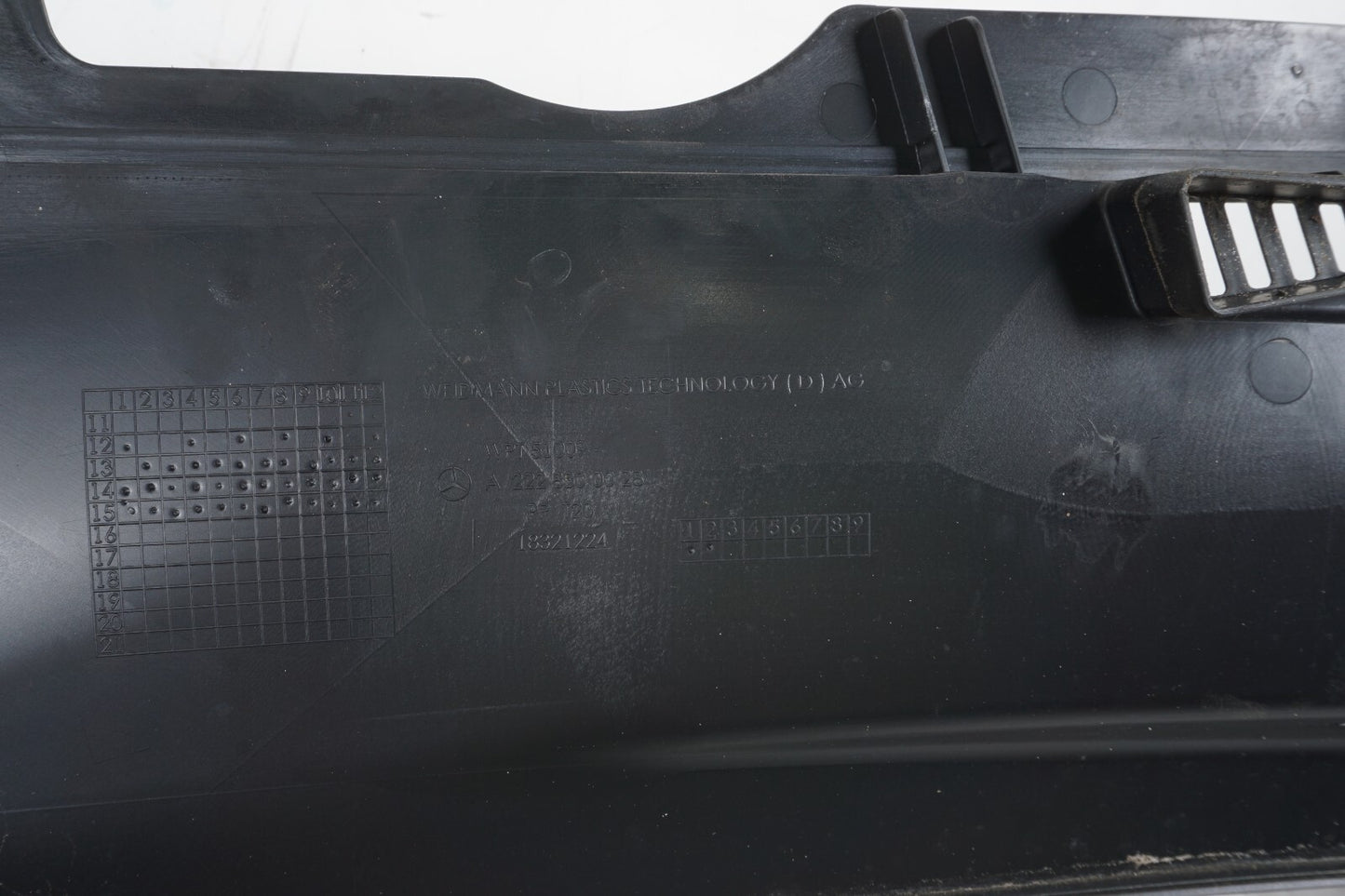 14 - 17 Mercedes S550 W222 Front Windshield Cowl Panel Trim Cover 2228300028 OEM