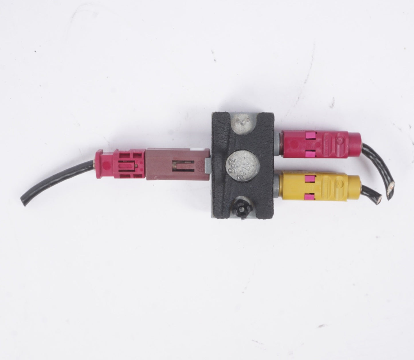 11-16 Mercedes E350 W212 OEM Antenna Amplifier Splitter Connector Module