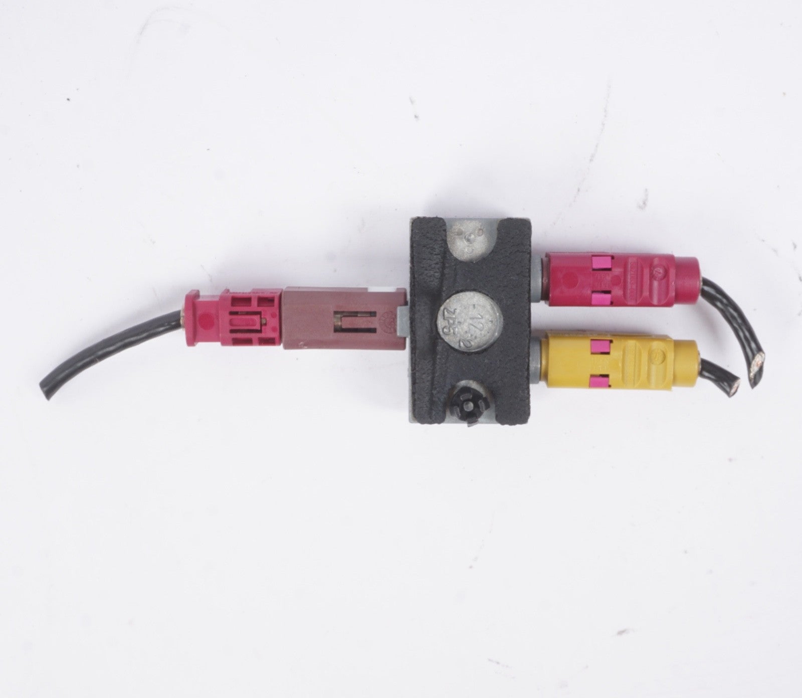 11-16 Mercedes E350 W212 OEM Antenna Amplifier Splitter Connector Module