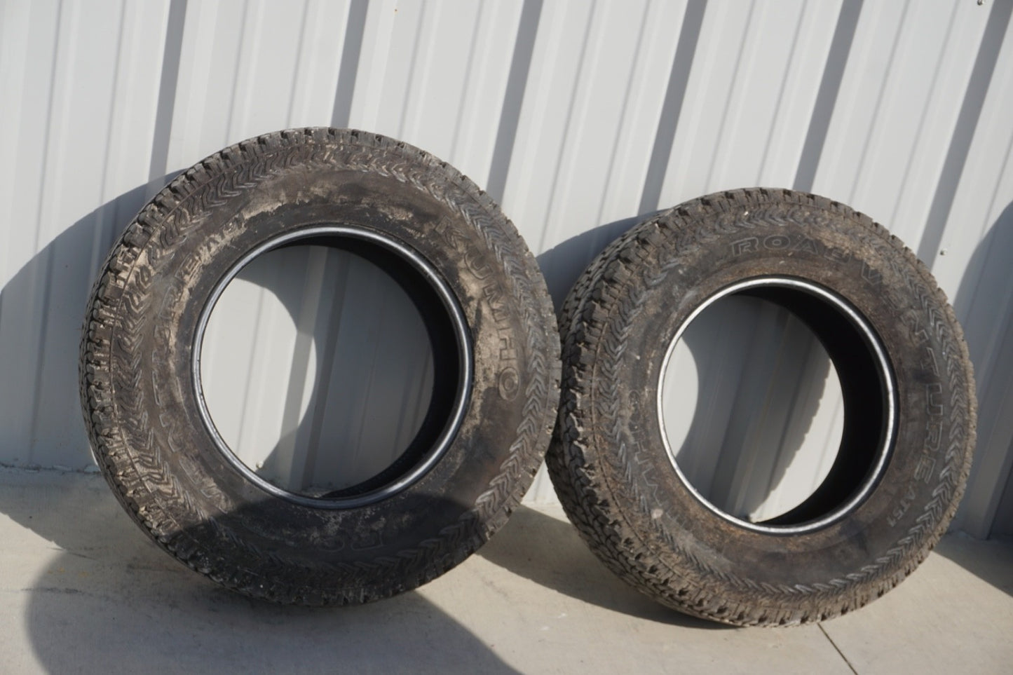 P275/70R17 Kumho Road Venture AT51 Takeoff 114 R Used 10/32 - PAIR