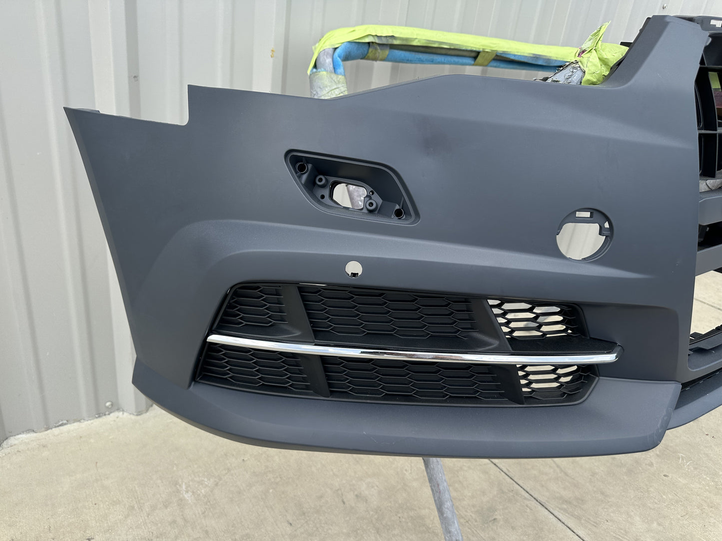 2018 AUDI A6 C7 S6 S-line Front Bumper Cover With Side Grilles