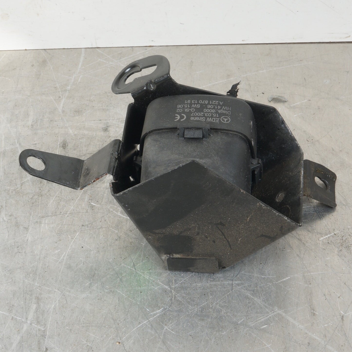 07-13 Mercede W221 S550 S63 AMG Anti Theft Alarm Horn Siren 2218701391 OEM