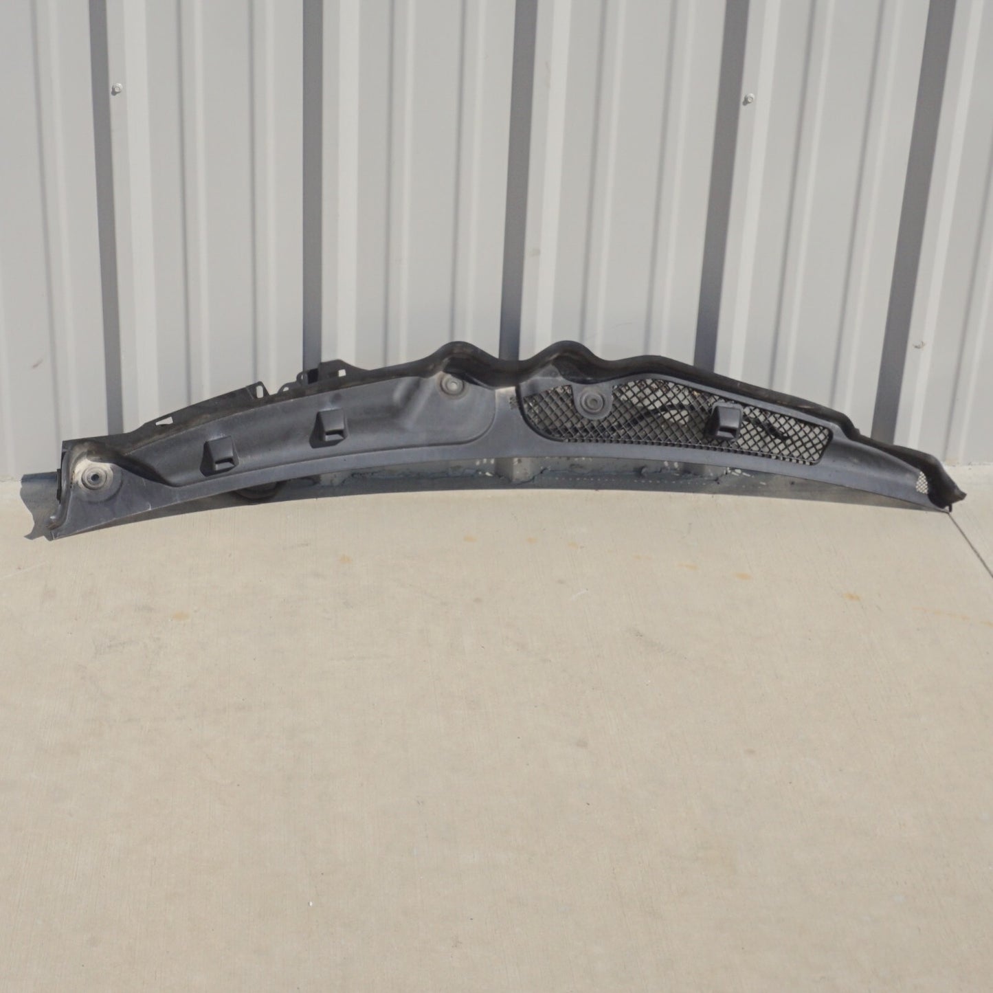 11-17 Mercedes W207 E350 Convertible Coupe Windshield Wiper Cowl Cover OEM