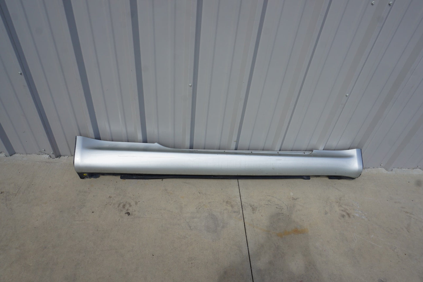 2002 - 2005 LEXUS SC430 Z40 RIGHT DRIVER SIDE ROCKER PANEL SKIRT MOLDING SILVER