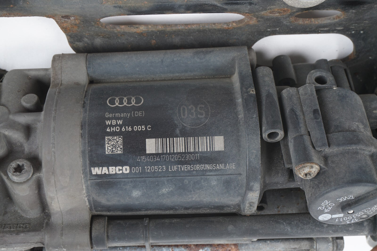 12-17 AUDI A8L A8 3.0L AIR SUSPENSION COMPRESSOR PUMP 4H0616005C  OEM