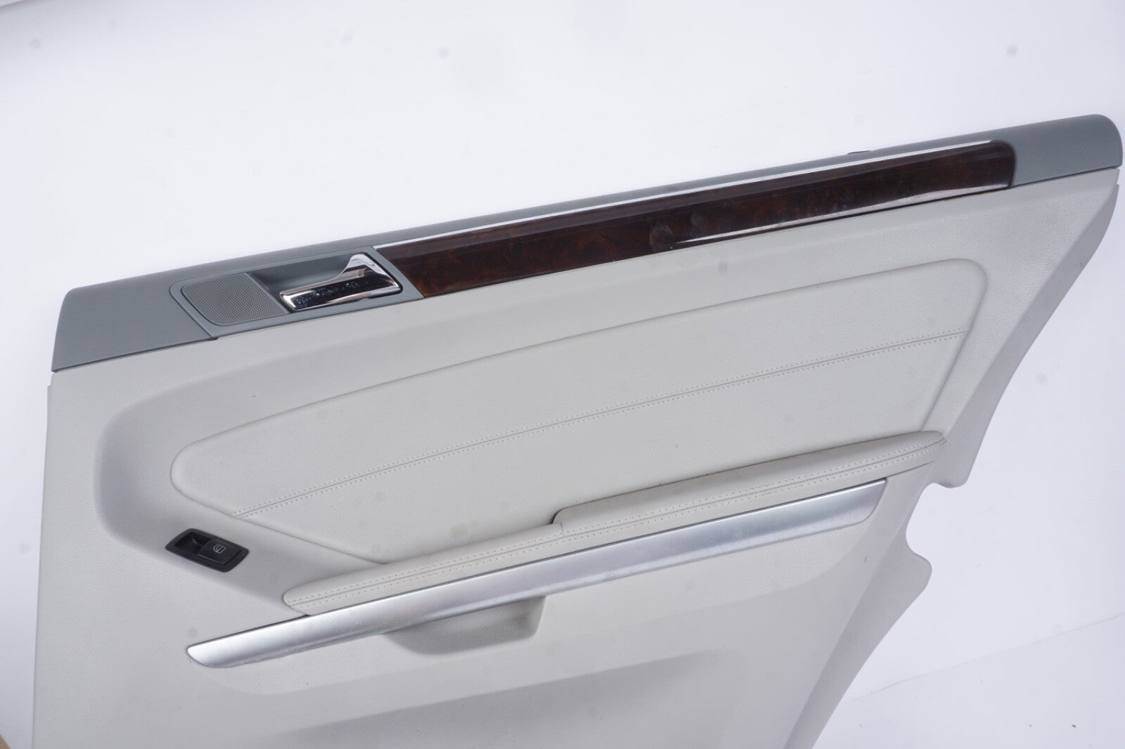 2009 - 2011 OEM MERCEDES-BENZ ML350 REAR RIGHT INTERIOR DOOR PANEL COVER TRIM