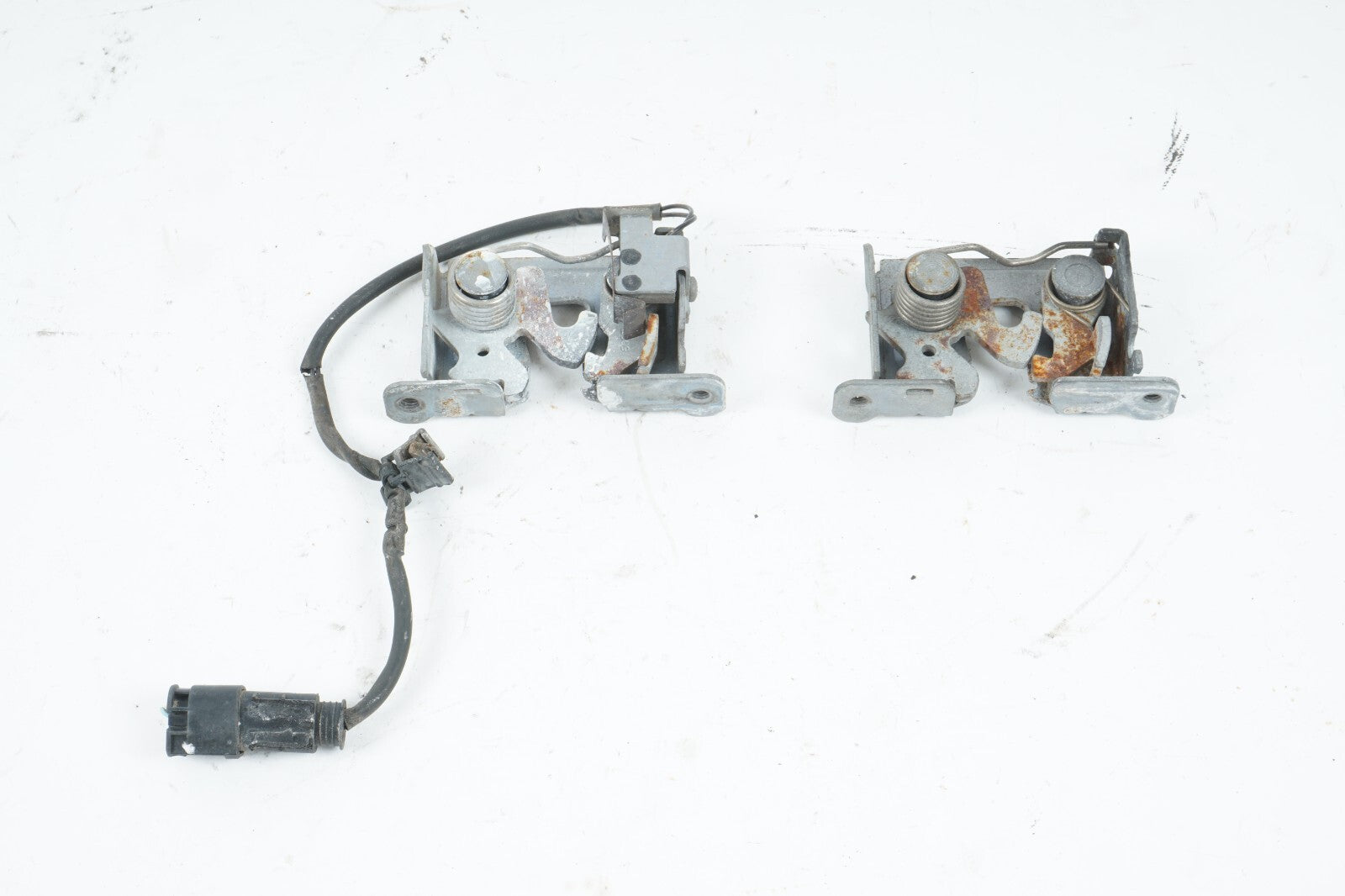 2008 - 2013 BMW X6 HOOD LOCK LATCH ACTUATOR SET OF 2 OEM