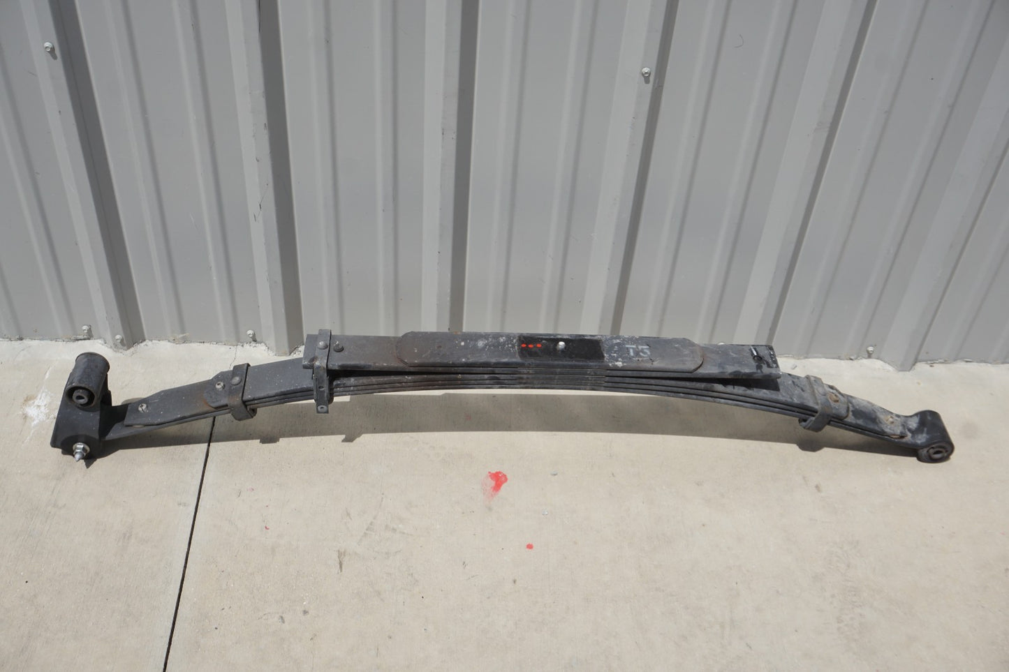 2017 - 2024 NISSAN TITAN XD REAR LEFT SIDE SUSPENSION LEAF SPRING OEM