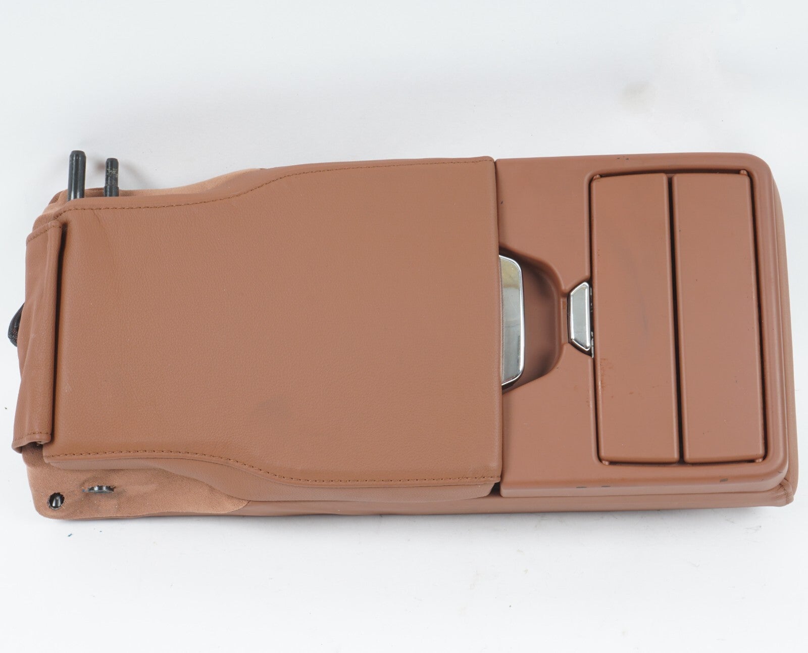 2014 - 2017 MASERATI QUATTROPORTE REAR SEAT CENTER ARMREST COMPARTMENT OEM