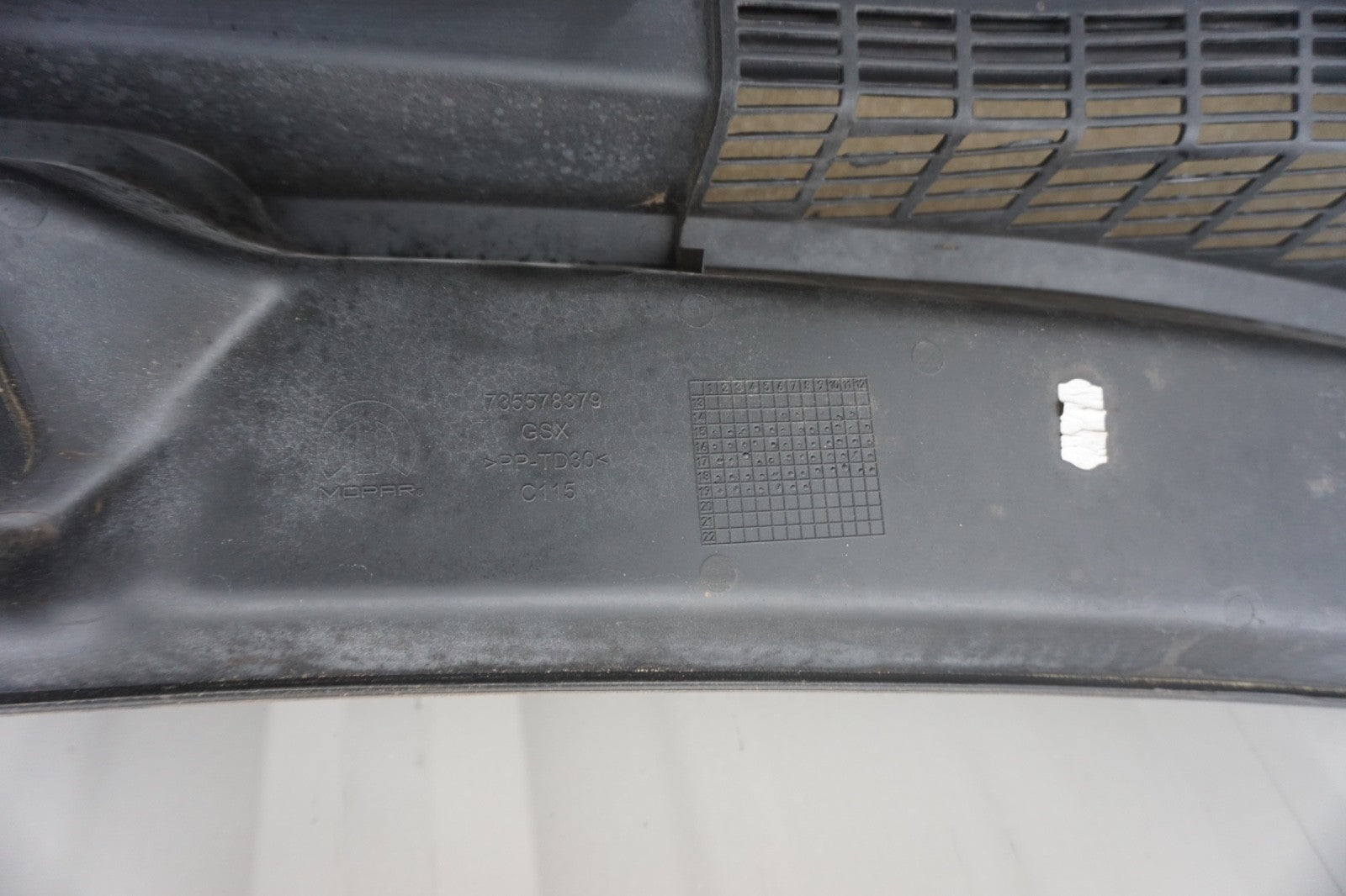2015 - 2023 Jeep Renegade Front Windshield Cowl Cover OEM