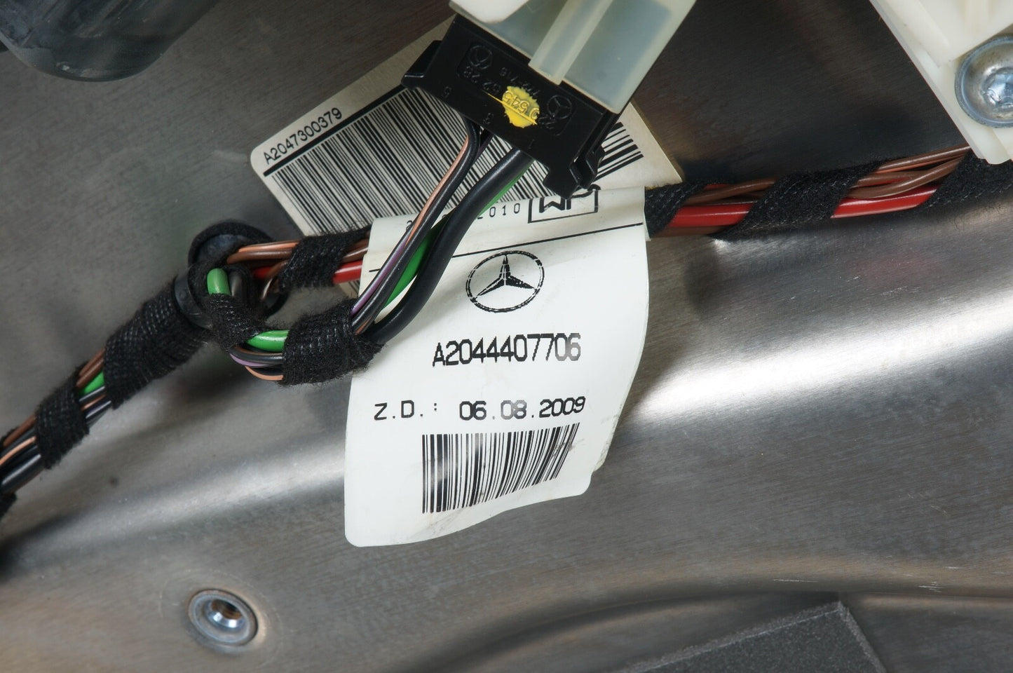 2008 - 2014 MERCEDES C300 C250 REAR LEFT DOOR INNER PANEL WINDOW REGULATOR OEM