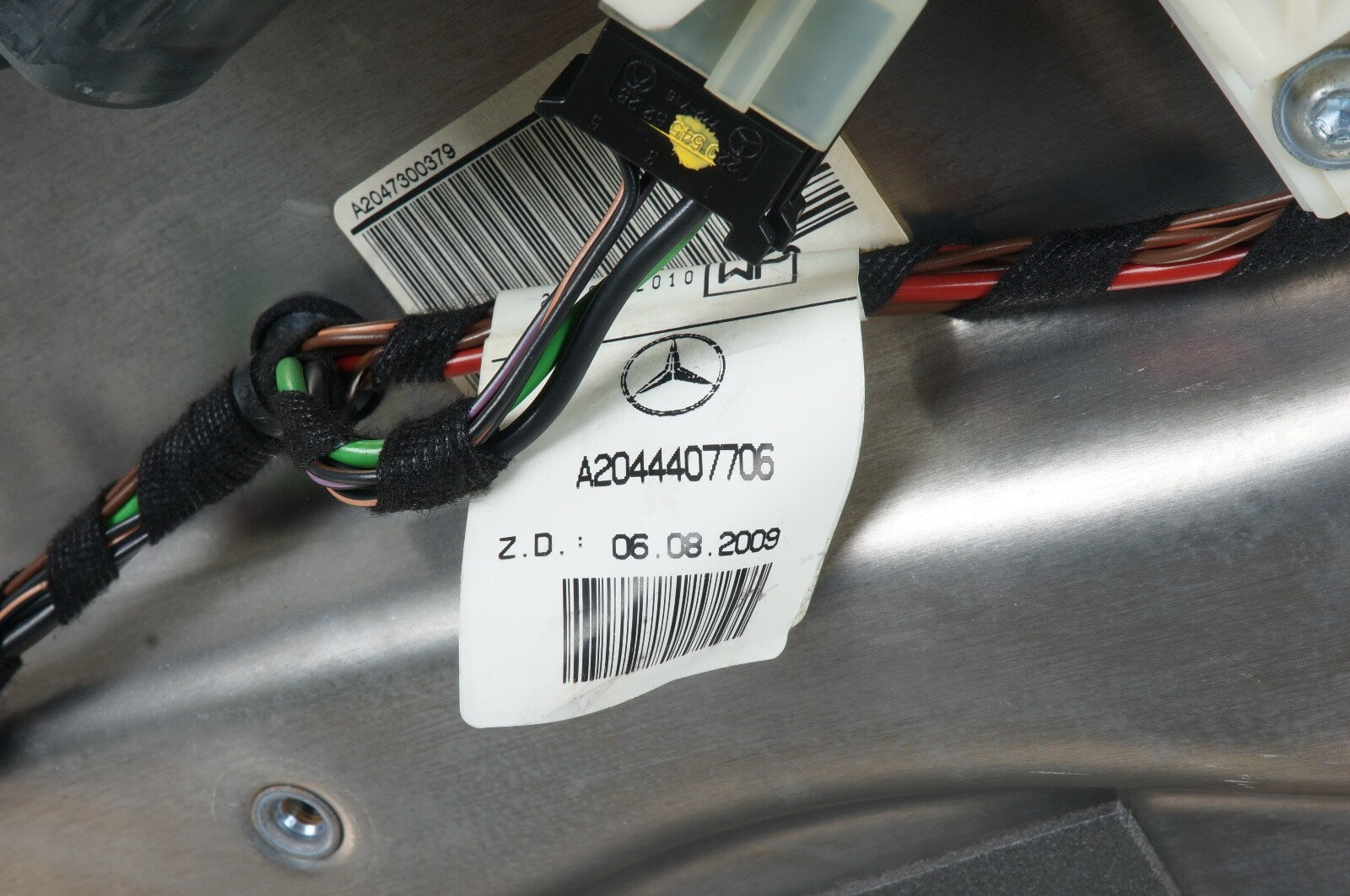 2008 - 2014 MERCEDES C300 C250 REAR LEFT DOOR INNER PANEL WINDOW REGULATOR OEM