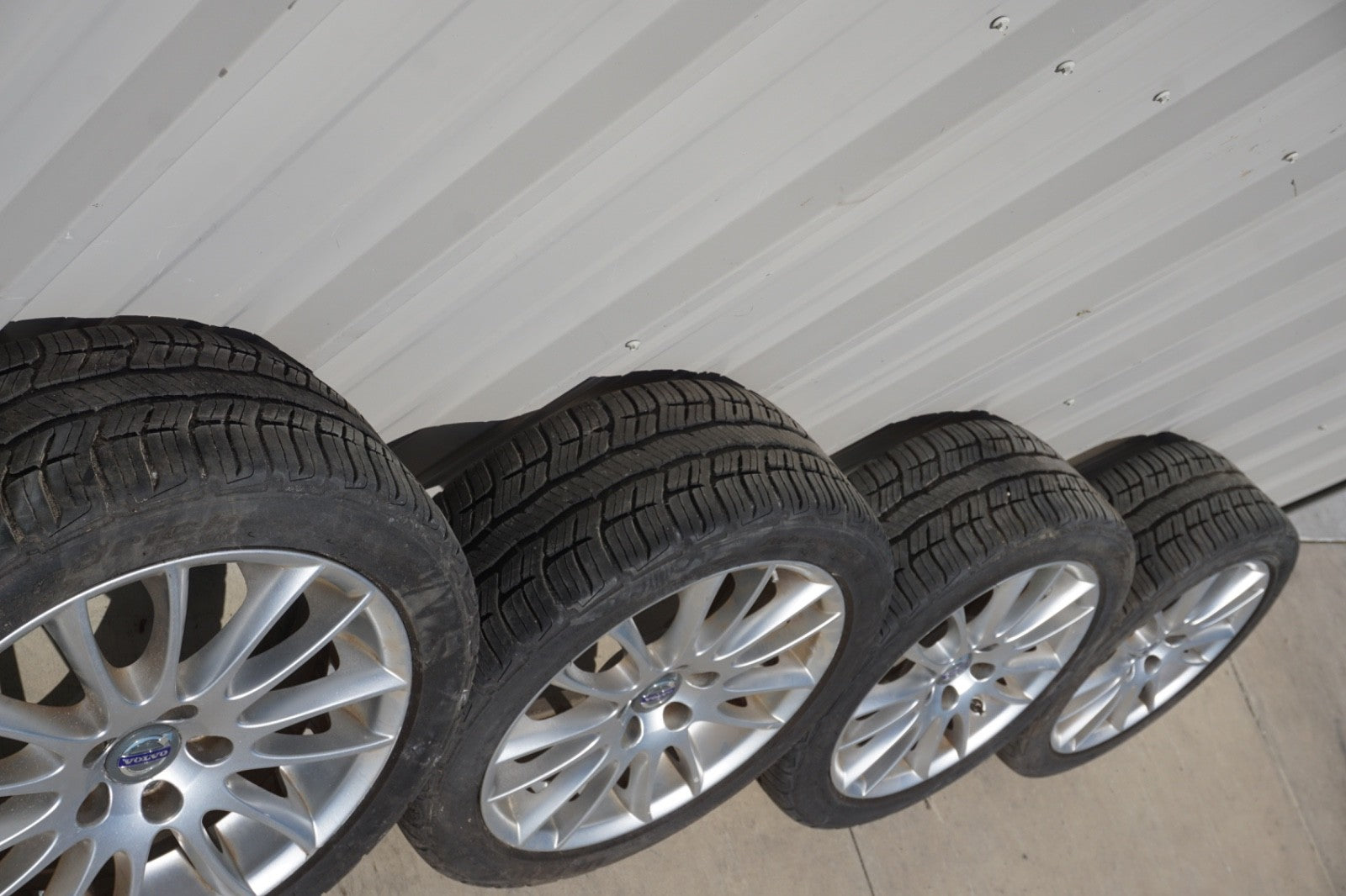 2007 - 2010 Volvo C70 Wheel 17x7.5" Aluminum Alloy 14-Spoke OEM 30633786 SET