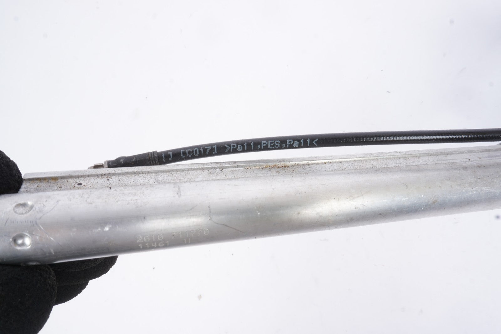 2006 - 2013 VOLVO C70 ROOF HYDRAULIC SHOCK LINE RIGHT PASSENGER SIDE 81 82 OEM