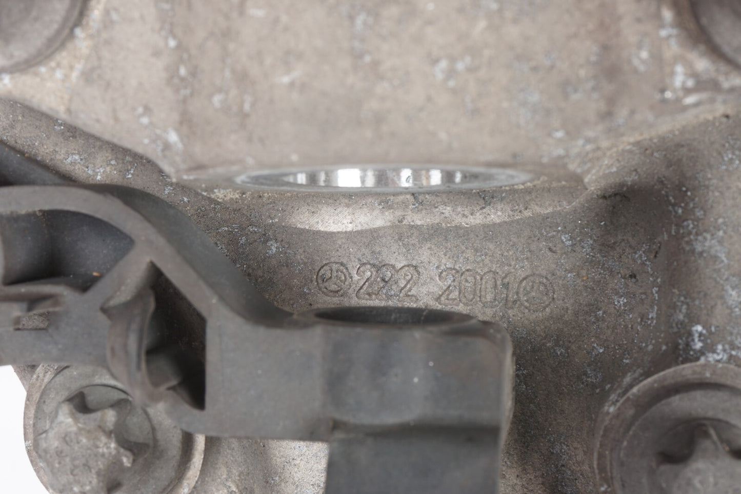 14-20 Mercedes S550 W222 Front Right Passenge Side Wheel Spindle Knuckle Hub OEM