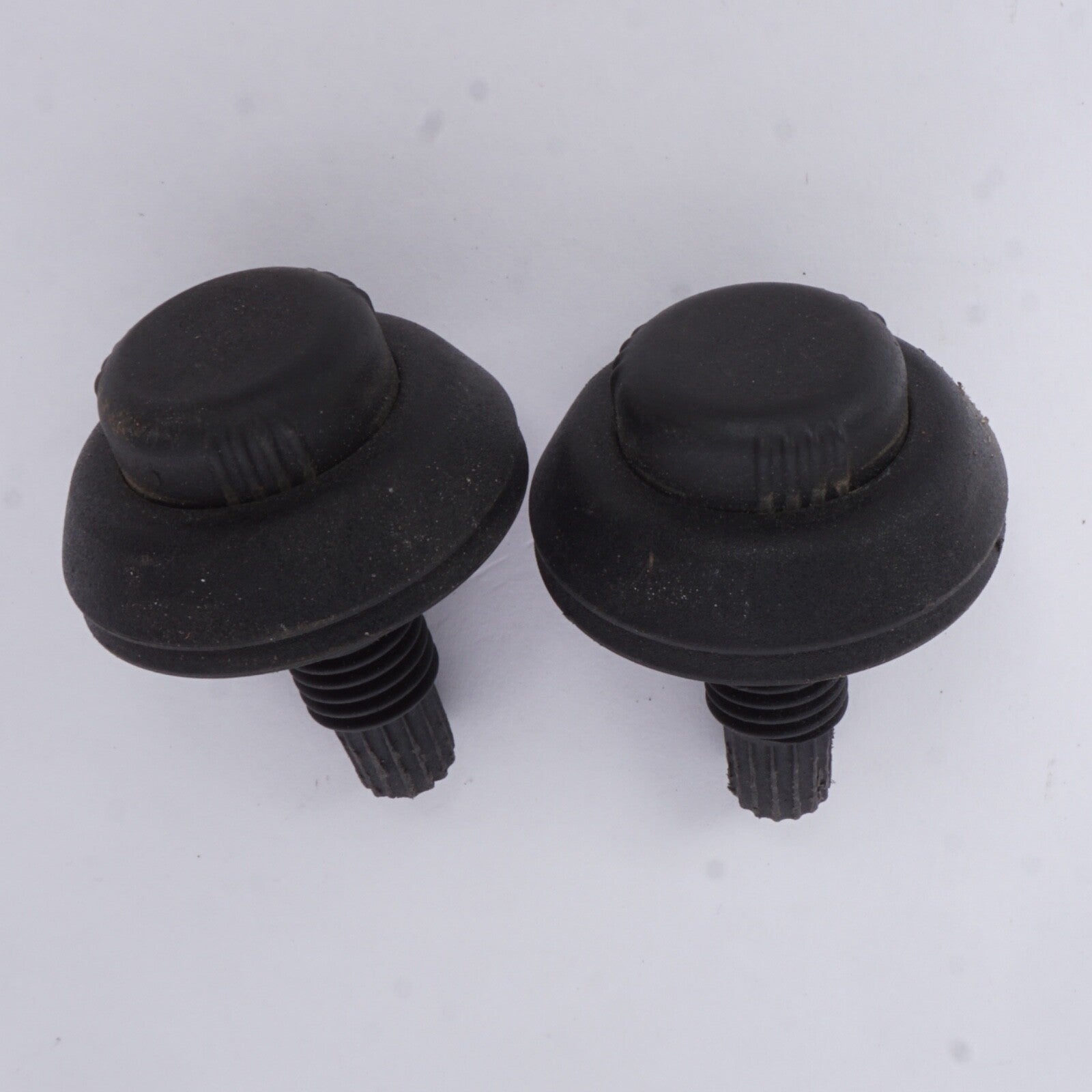 22-25 BMW 430I REAR RIGHT AND LEFT TRUNK LID STOP BUFFER BOLT OEM