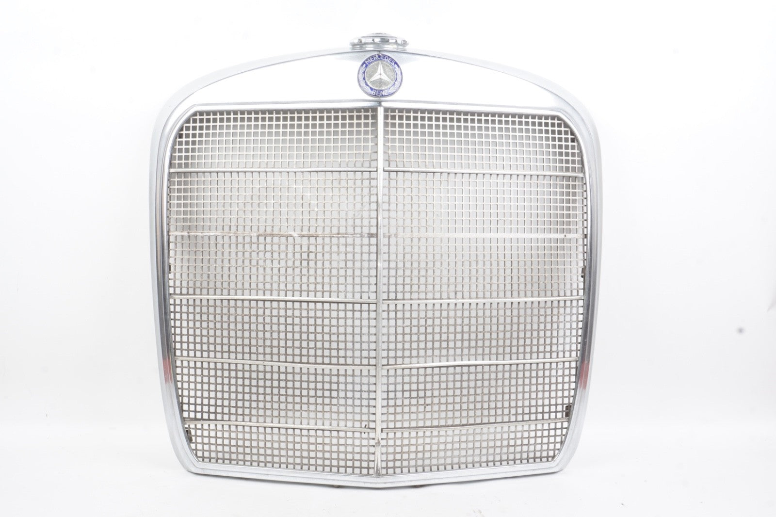  MERCEDES BENZ W110 W111 250 230 SEDAN FRONT RADIATOR HOOD GRILL GRILLE OEM