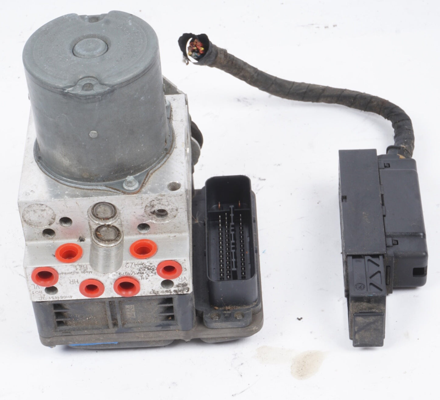 2011-2014 AUDI A8 A8L S8 ABS ANTI LOCK BRAKE PUMP MODULE W/ ADAPTIVE CRUISE OEM