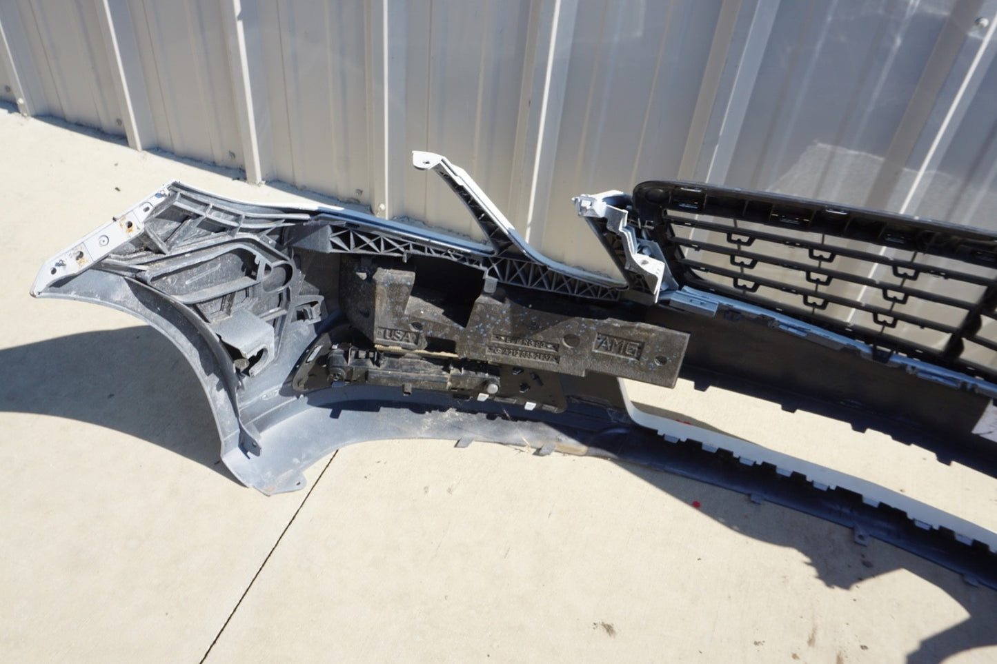 10-13 Mercedes W212 E350 E550 Front Bumper Cover Assembly White Oem NO GRILLE