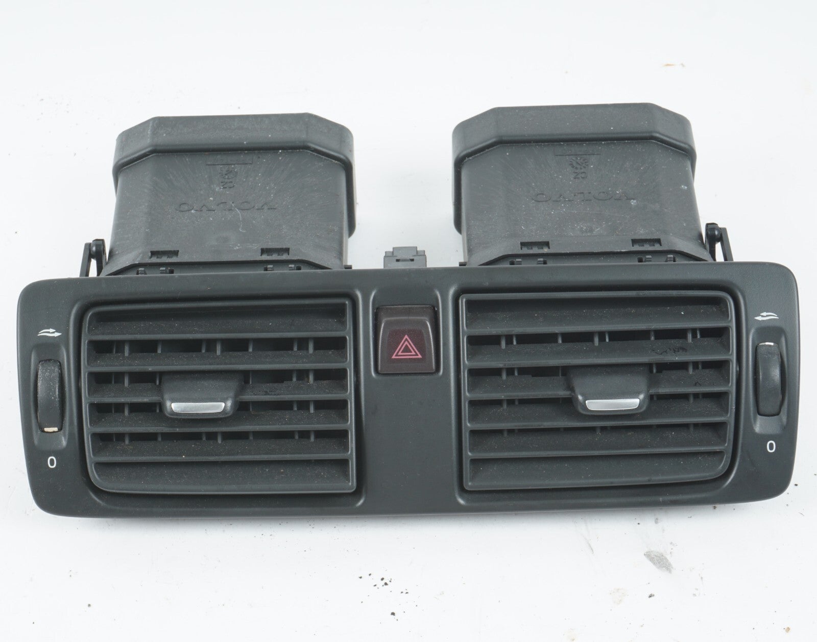 2006 2007 VOLVO C70 DASH CENTER AC HEATER AIR VENT W/ HAZARD SWITCH OEM