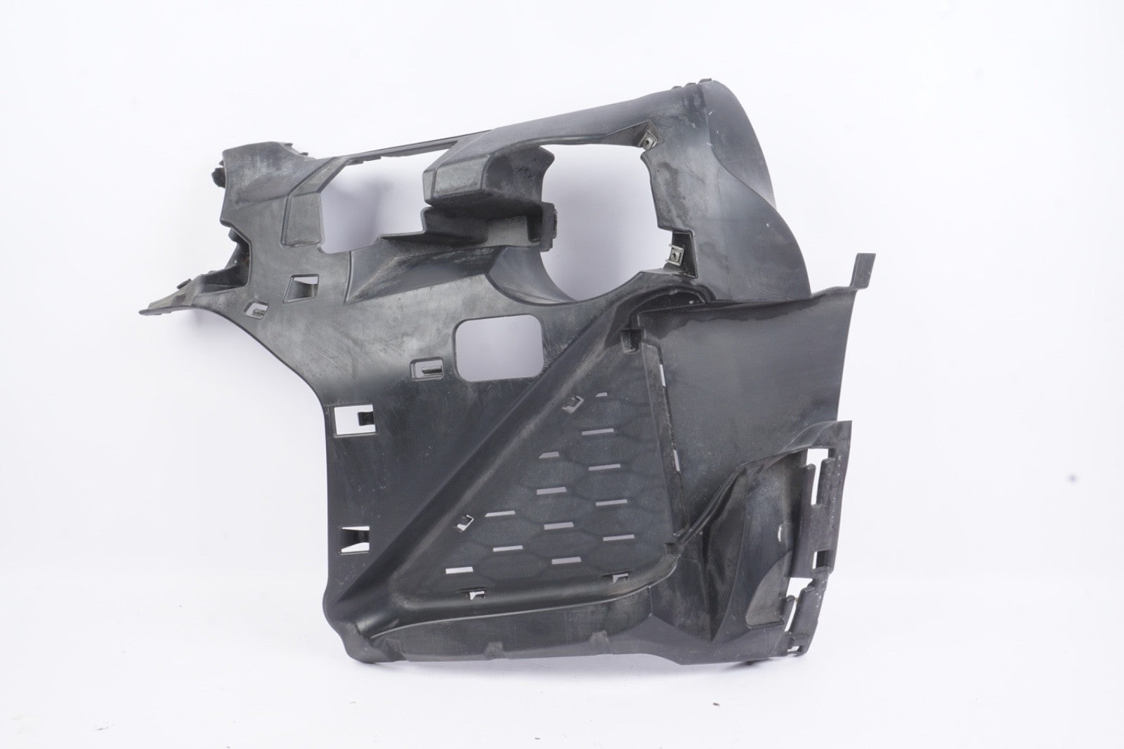 BMW X2 F39 FRONT RIGHT BUMPER FOG LAMP SUPPORT 51118069092 8069092