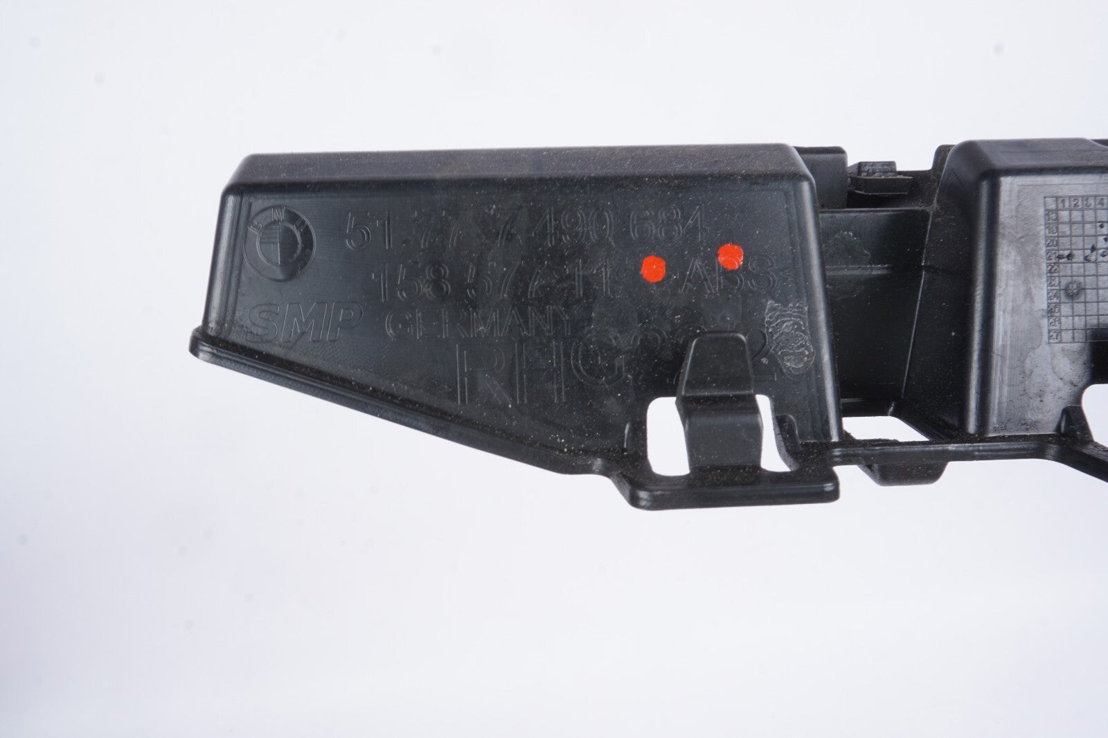 21-24 BMW 430I Convertible G22/23 Front Right Rocker Molding Support 7490684 OEM