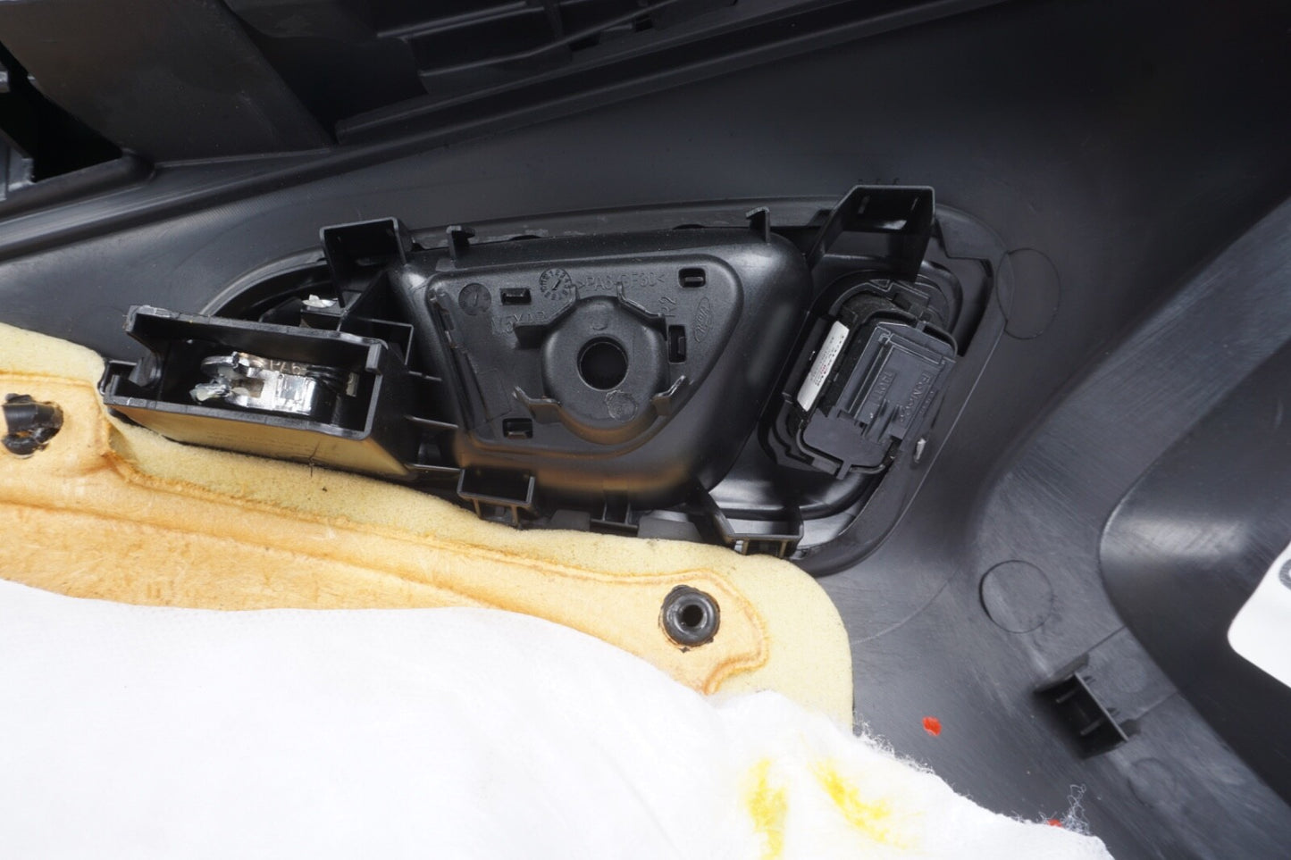 2015 - 2018 FORD FOCUS FRONT RIGHT PASSENGER SIDE DOOR TRIM PANEL OEM BLACK
