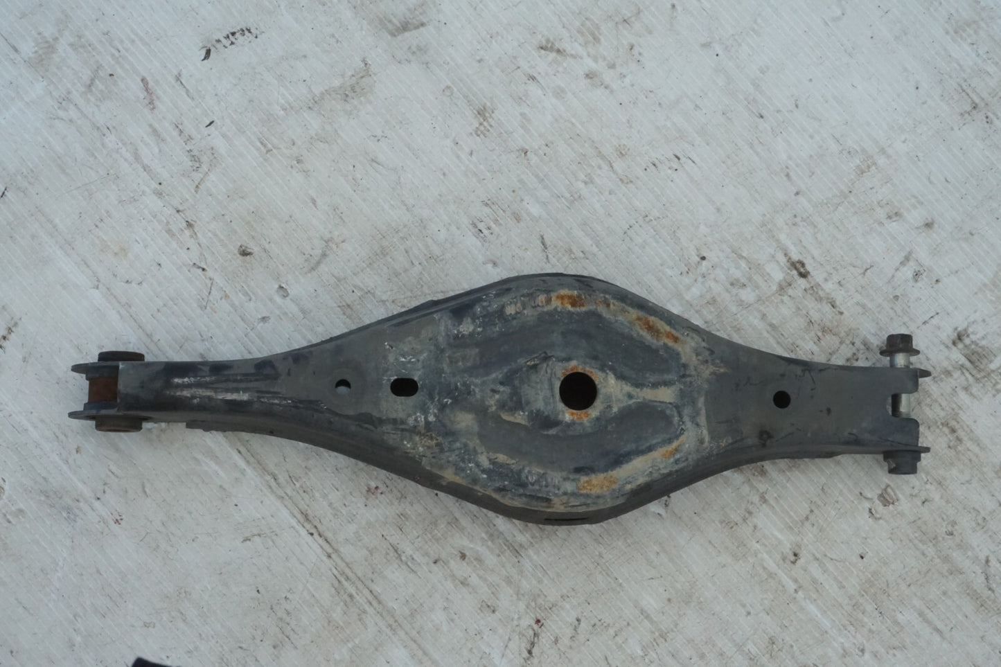 2014 - 2017 HONDA ODYSSEY REAR RIGHT PASSENGER SIDE LOWER CONTROL ARM  OEM