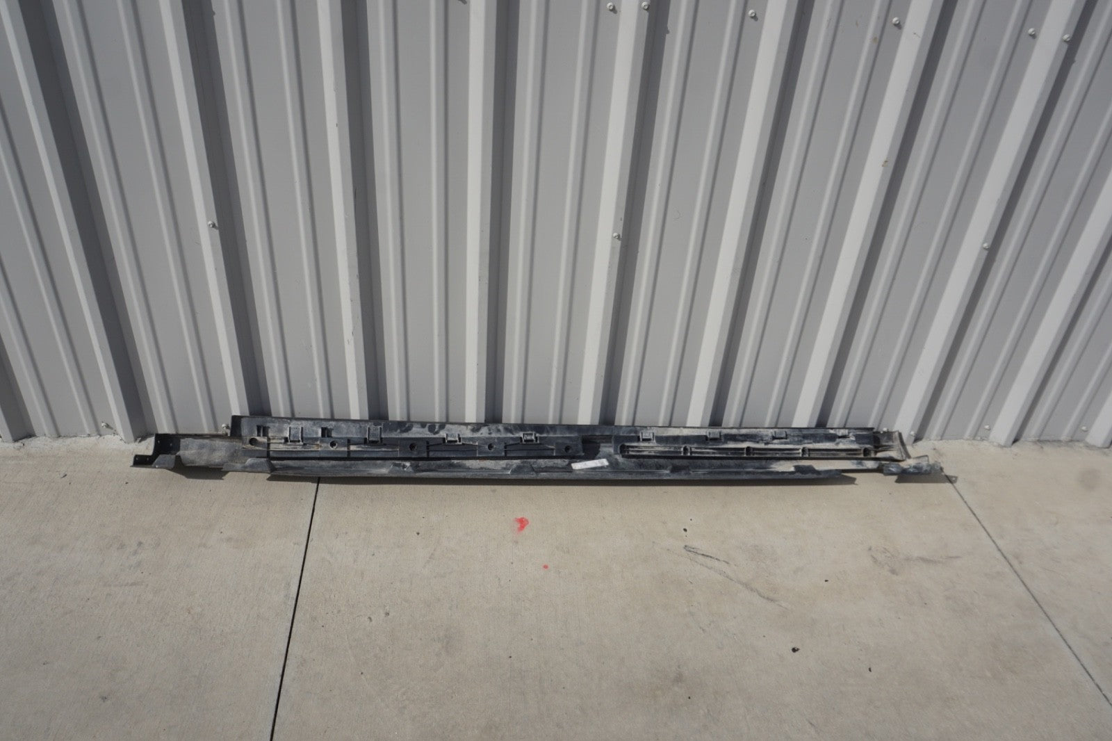 2006 - 2011 MERCEDES ML350 RIGHT SIDE SKIRT ROCKER COVER PANEL MOLDING OEM