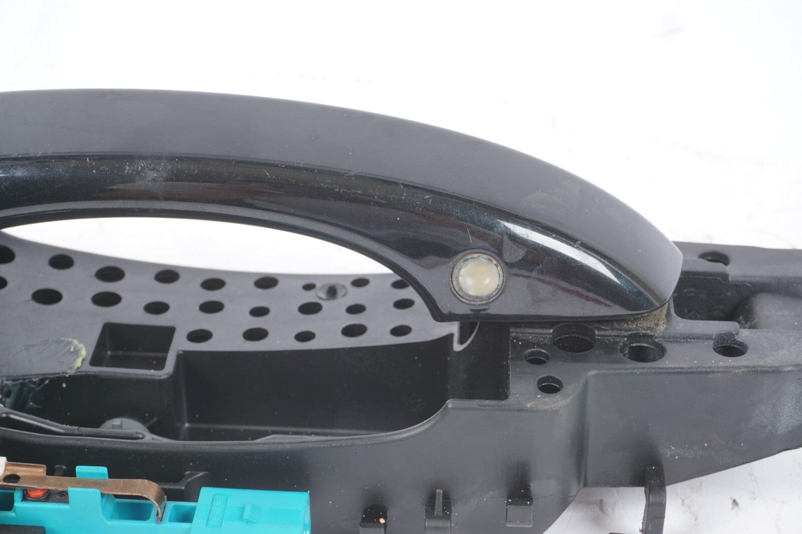 2012 - 2018 AUDI A7 FRONT RIGHT PASSENGER EXTERIOR DOOR HANDLE   OEM