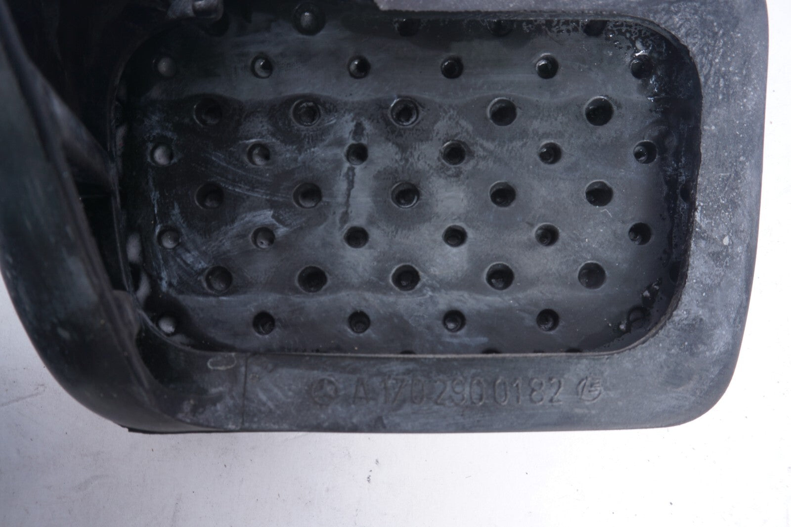08-14 Mercedes C250 C300 C350 AT Brake Pedal Pad 1702900182 OEM