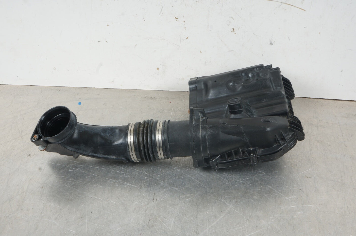2015-2020 MERCEDES C E GL GLC GLE GLS S SL 3.0L RIGHT AIR CLEANER FILTER BOX OEM