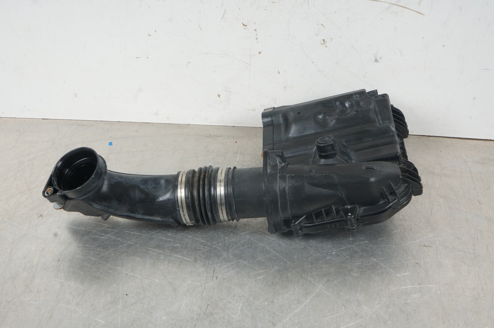 2015-2020 MERCEDES C E GL GLC GLE GLS S SL 3.0L RIGHT AIR CLEANER FILTER BOX OEM